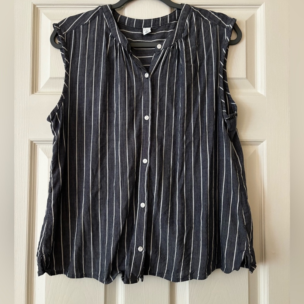Old Navy Striped Gray and White Sleeveless Top